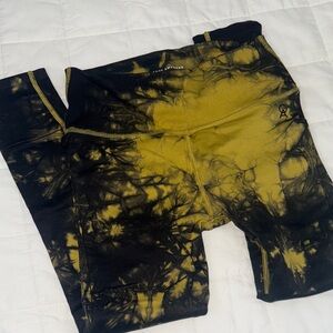 Good American Black and Yellow Tie-Dye Leggings